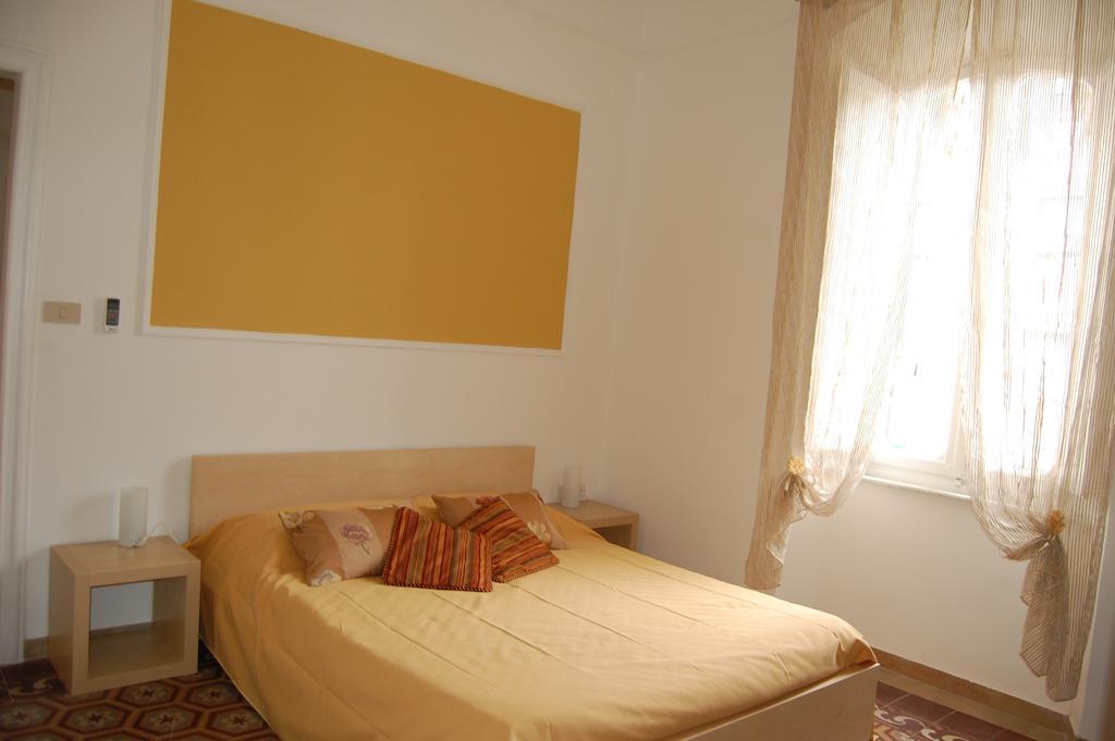 Arena Alfieri B&B Livorno Szoba fotó