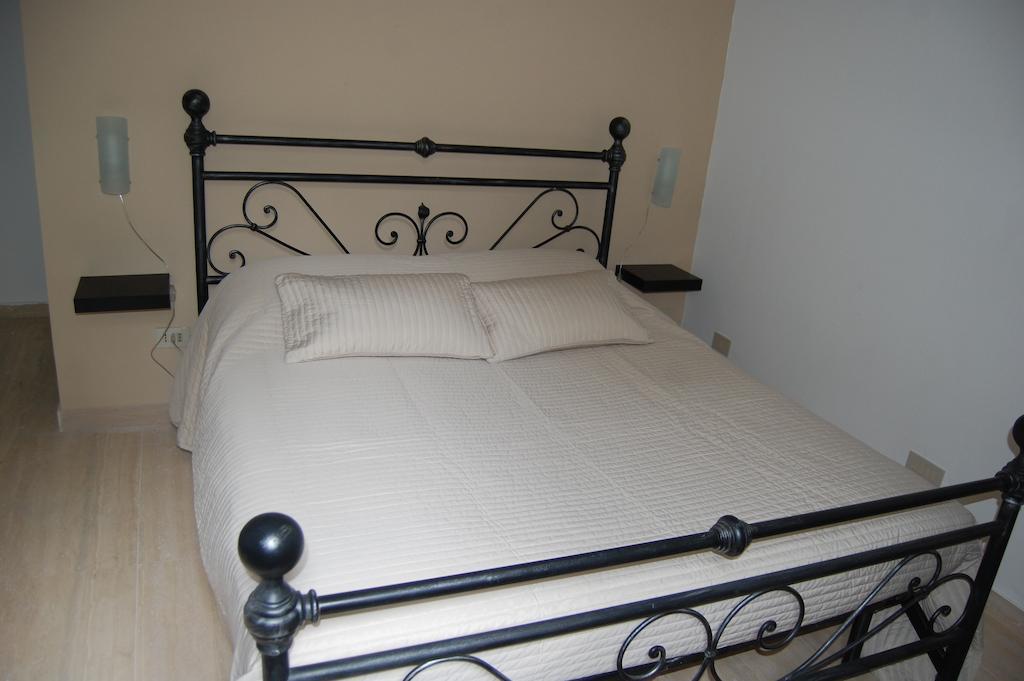 Arena Alfieri B&B Livorno Szoba fotó